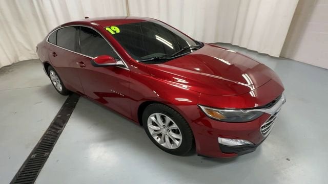 Used 2019 Chevrolet Malibu 1LT with VIN 1G1ZD5ST5KF196669 for sale in Warren, OH