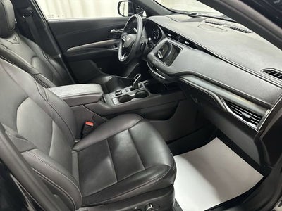 2022 Cadillac XT4 Premium Luxury