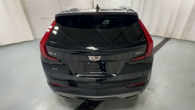 2022 Cadillac XT4 Premium Luxury