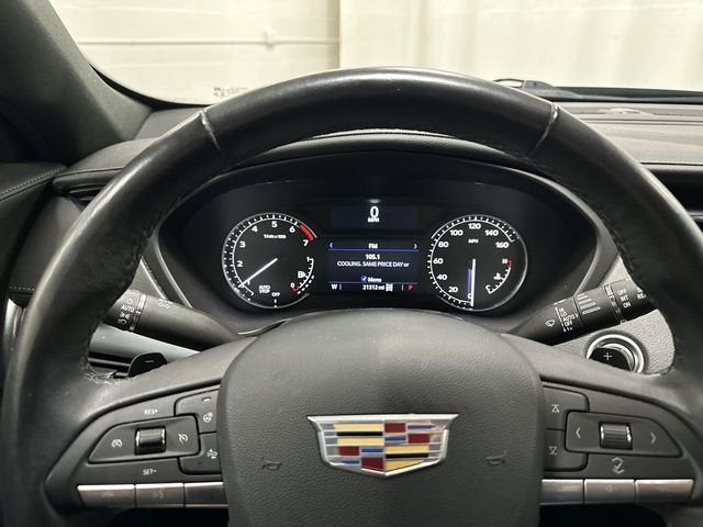 2023 Cadillac XT4 Premium Luxury