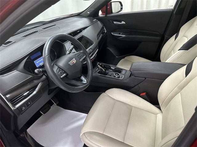 2023 Cadillac XT4 Sport