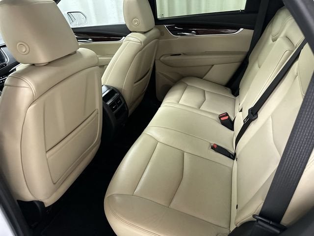 2017 Cadillac XT5 Luxury FWD