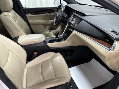 2017 Cadillac XT5 Luxury FWD