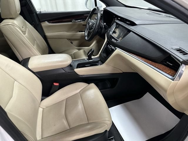 2017 Cadillac XT5 Luxury FWD