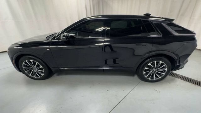 2024 Cadillac LYRIQ Sport 1