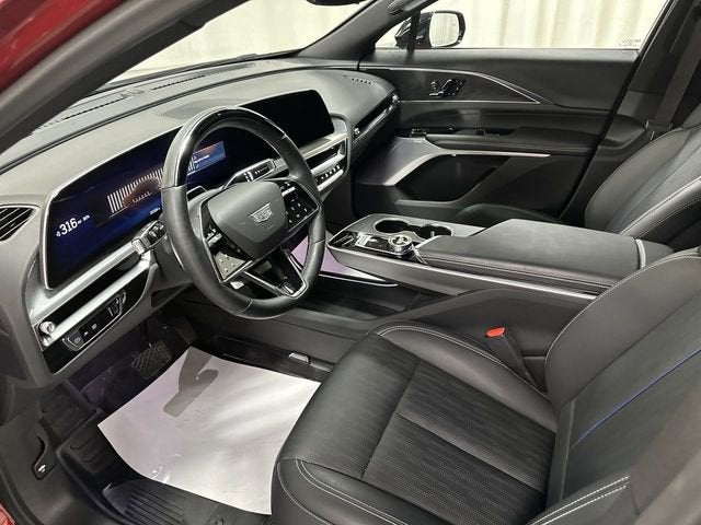 2025 Cadillac LYRIQ Luxury 3