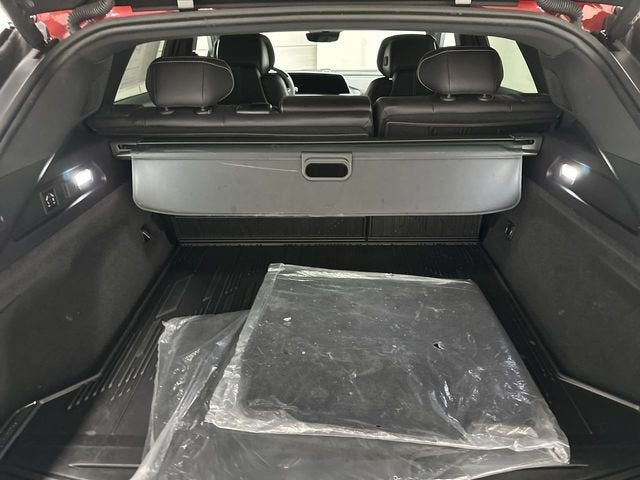 2025 Cadillac LYRIQ Luxury 3