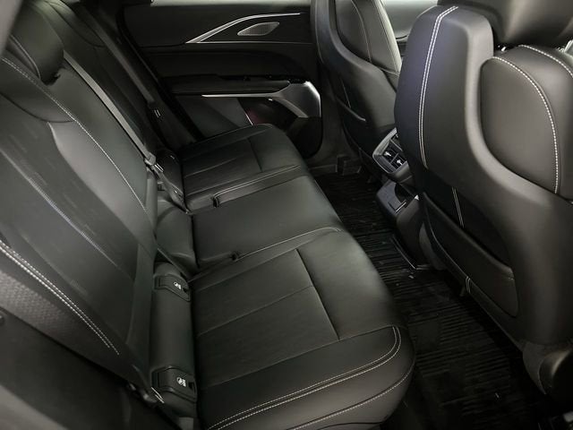 2025 Cadillac LYRIQ Luxury 3