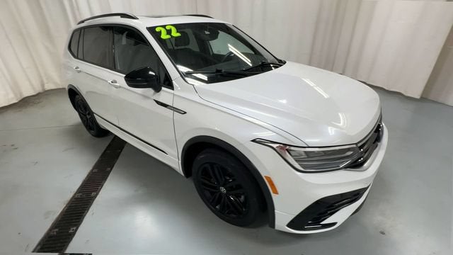 2022 Volkswagen Tiguan SE R-Line Black