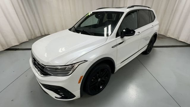 2022 Volkswagen Tiguan SE R-Line Black