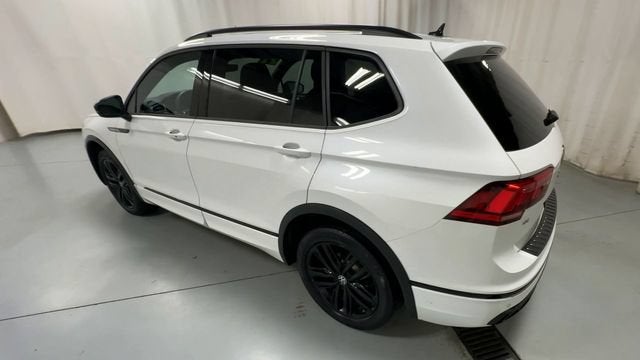 2022 Volkswagen Tiguan SE R-Line Black