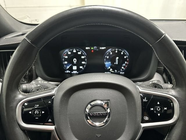 2020 Volvo XC60 R-Design
