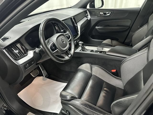 2020 Volvo XC60 R-Design