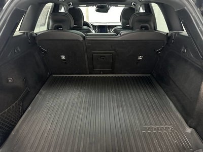 2020 Volvo XC60 R-Design
