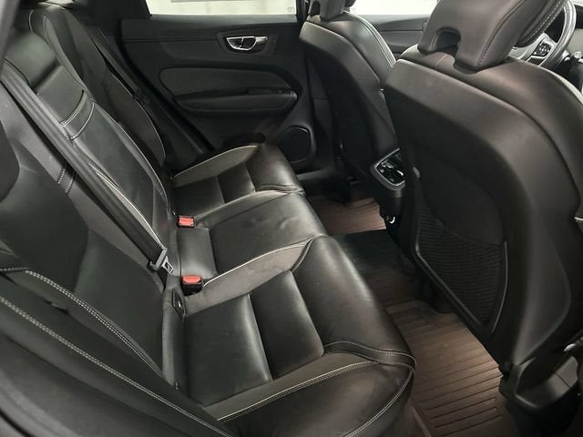 2020 Volvo XC60 R-Design